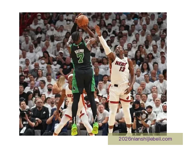 热火强势逆袭凯尔特人再掀东部决赛风云,系列赛悬念迭起 热火强势逆袭凯尔特人再掀东部决赛风云,系列赛悬念迭起